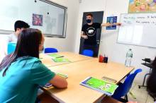 Cours hebdomadaires d'anglais en petits groupes pour collégiens à Marseille